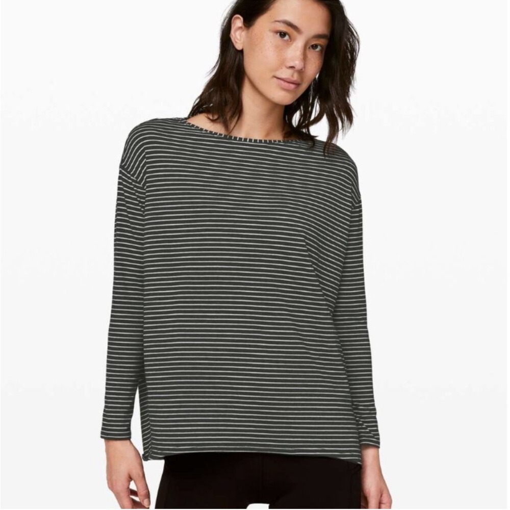 Lululemon Back in Action Long Sleeve in Heathered Black White - Size 10